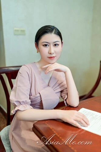 Lynn Profile image 2